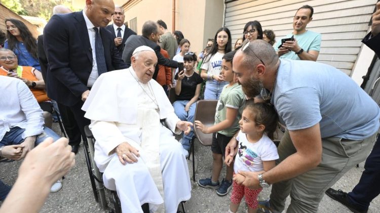 Pápež katechizuje v garáži: Vychovávajte deti k slobode