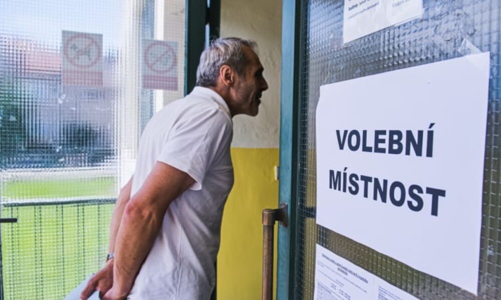 ON-LINE: Česko má před sebou druhý volební den. Na výsledky si kvůli Italům počká do neděle