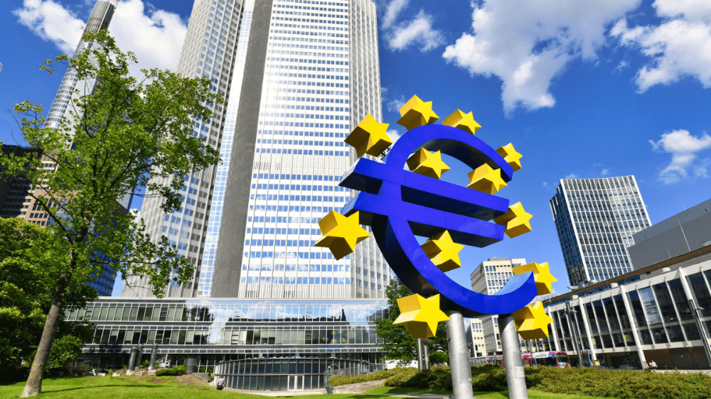 ECB bude pri ďalšom znížení úrokových sadzieb opatrná