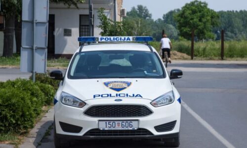 Zabil české dítě v Chorvatsku granát? Chlapec ho měl najít přímo v autě, píší média