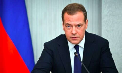 Dmitrij Medvedev: Nadišiel koniec časov koloniálnych mocností
