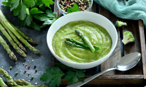 Krémová špargľová polievka – recept zo zelenej špargle