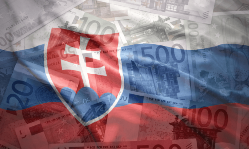 Štát vyplytval peniaze na 13.dôchodky. Odborníci varujú, že presiahli ekonomické možnosti Slovenska