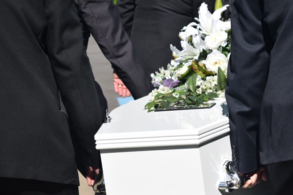 Záchranná akcia v pohrebnom ústave. „Mŕtva“ začala dýchať