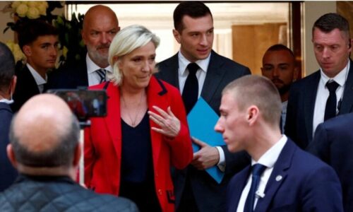 K čomu všetkému pristúpili kandidáti, aby zabránili v nedeľu vyhrať strane Marine Le Penovej?