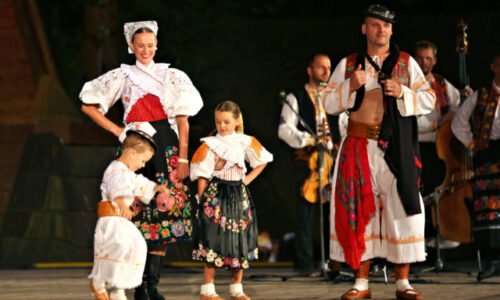 Folklórne slávnosti pod Poľanou sa začnú už čoskoro, tradične budú bohaté na rôzne sprievodné podujatia