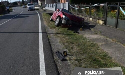 Tragický koniec nehody v Čeľovciach , 75-ročná spolujazdkyňa skonala po prevoze do nemocnice