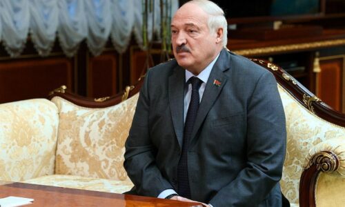 V Bielorusku sa na slobodu dostal opozičný politik. Lukašenkov režim prepúšťal niektorých politických väzňov