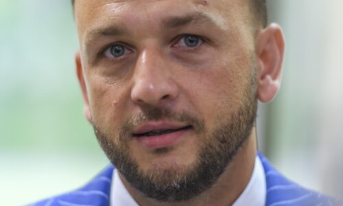 Reakcie na rozhodnutie Ústavného súdu: Šutaj Eštok kritizuje opozičné protesty, Grendel chce odstúpenie Suska