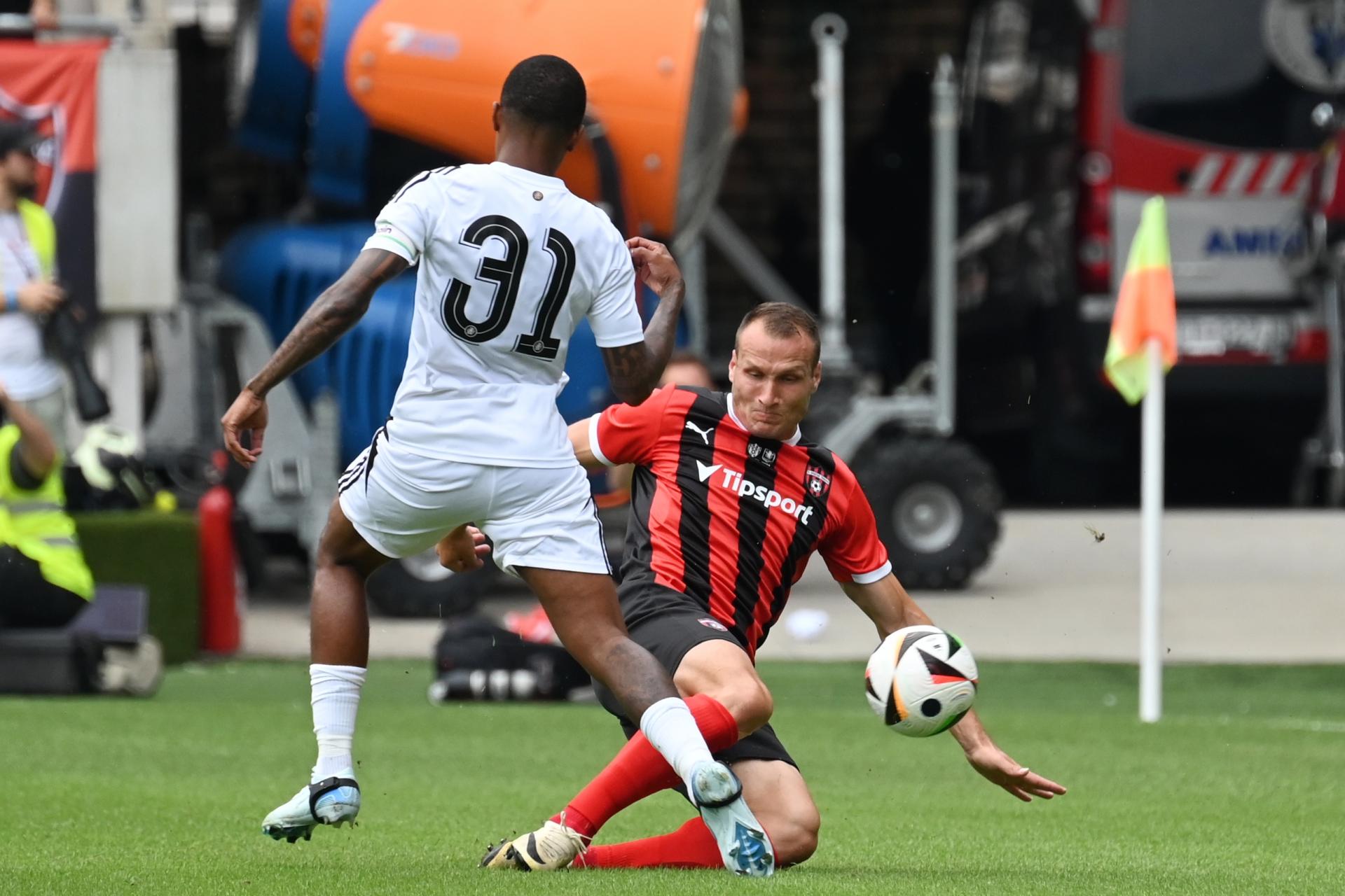 Aston Villa zdolala Trnavu 3:0, na tribúny pritiahla vyše 16-tisíc divákov