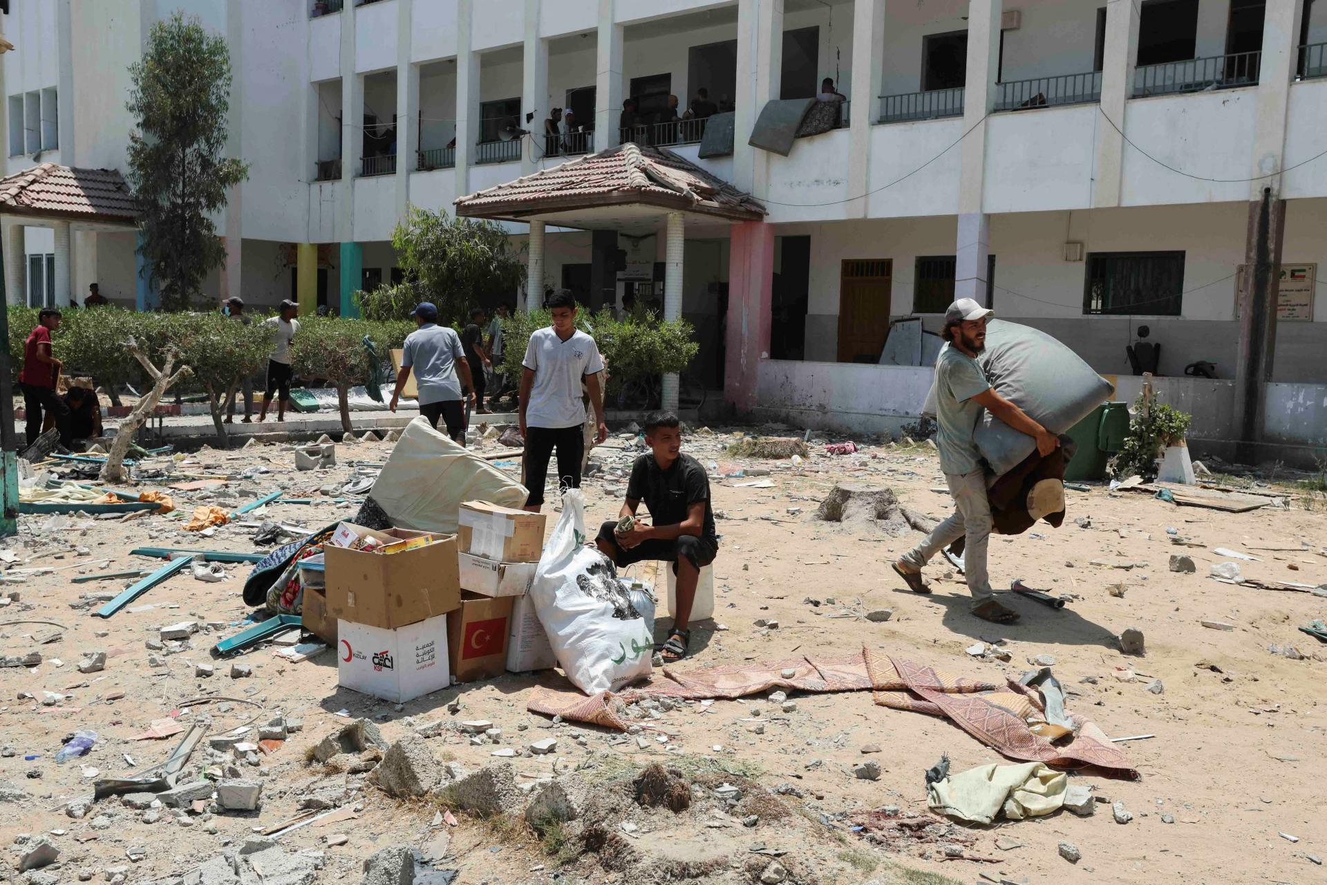 Hamas hlási desiatky obetí po útoku na školu v Pásme Gazy