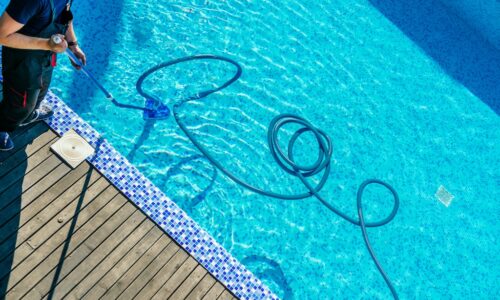 Vonkajší bazén – ako ho pripraviť na letnú sezónu?
