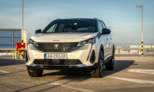TEST Peugeot 5008 Hybrid: Benzín so spotrebou nafty