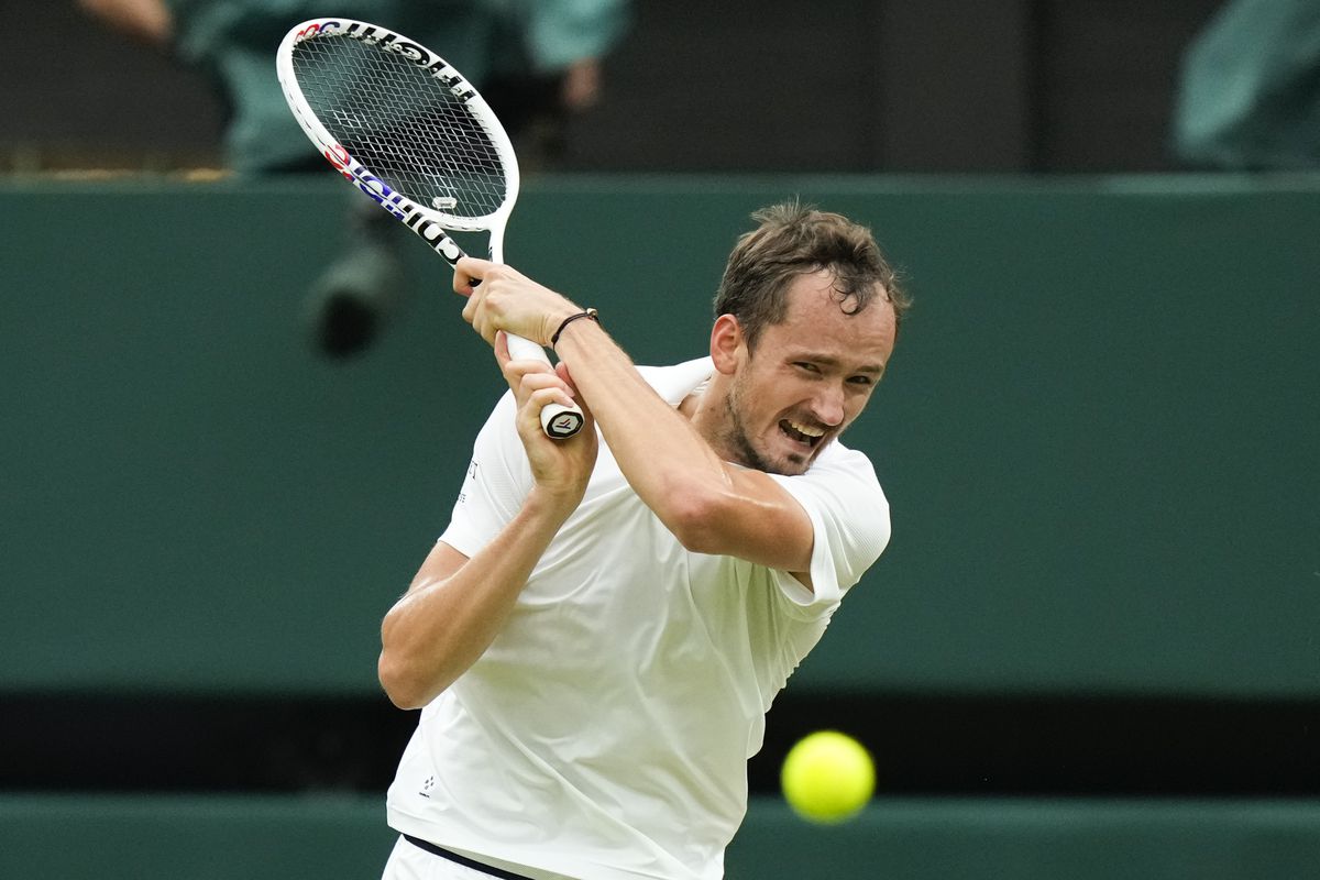 Wimbledon: Svetová jednotka končí! Sinner nezvládol päťsetovú drámu vo štvrťfinále