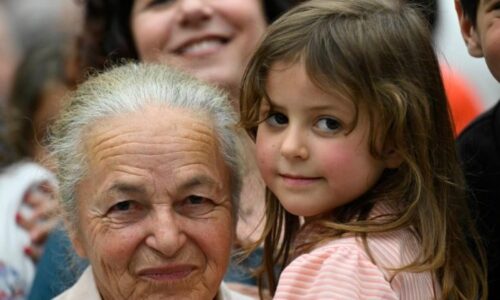 Pápež: Životodarná lymfa starých ľudí pomáha mladým k životu