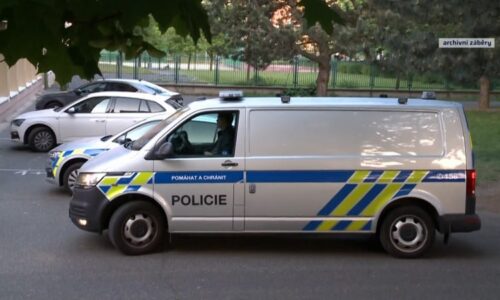 Střelba na benzince u Dolní Rovně: Útočník uprchl, policie rozjela velkou pátrací akci