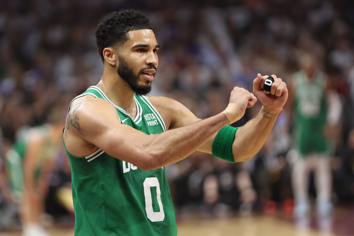 Najdrahší kontrakt v histórii NBA. Hviezda Bostonu Celtics zarobí stovky miliónov