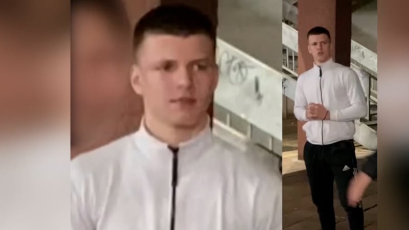 Útok v Praze: Agresor pěstí knokautoval muže, ukazuje video. Hledá ho policie