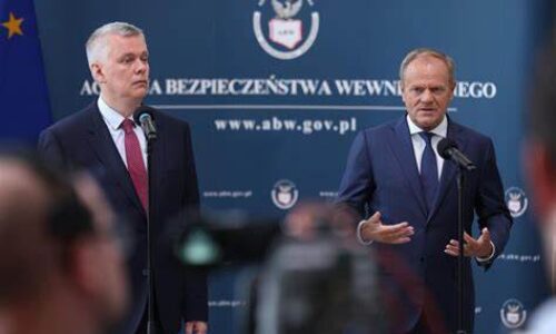 “Pomôžte nám zachrániť Poľsko” – Tusk varuje pred “veľkým stretom radikálnych krídel” po francúzskych voľbách