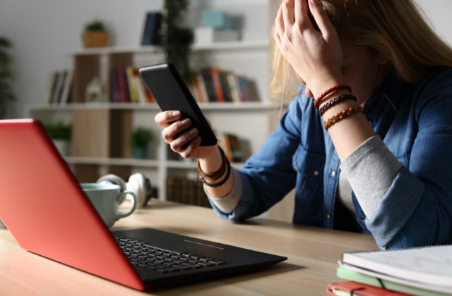 Slovensko patrí medzi krajiny EÚ s najvyšším výskytom nenávistných prejavov na internete, čelia im najmä mladí ľudia