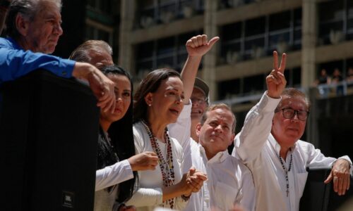 Caracas ovládli demonštrácie. Opozícia odmieta výsledky volieb, v ktorých vyhral autoritársky Maduro