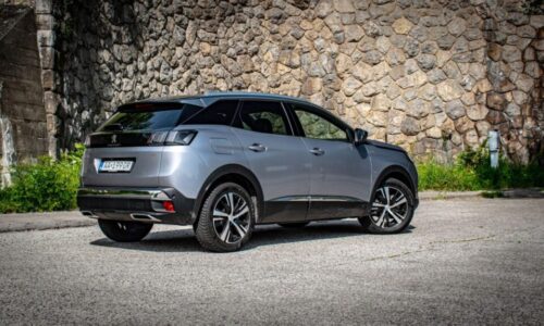 TEST: Peugeot 3008 | S novým hybridom