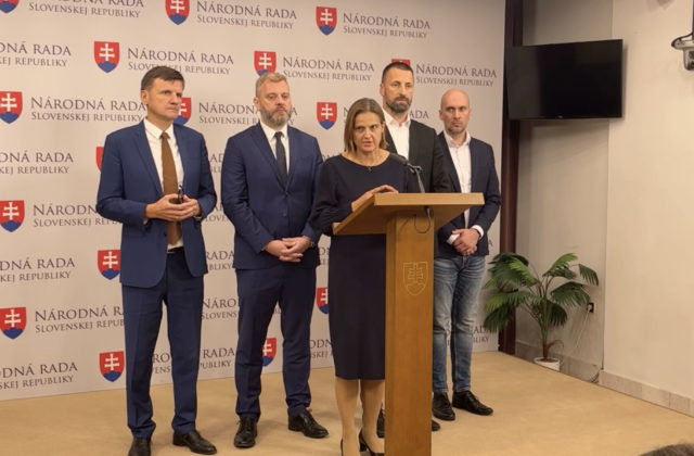 Odvolávanie Kolíkovej a Šimečku sú len politické hry, poslankyňa SaS vyzýva opozíciu k jednote (video)