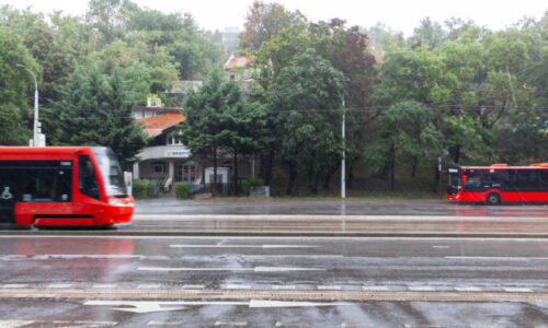 Hasiči a záchranári zasahovali v Bratislavskom kraji 124-krát, riešili spadnuté stromy aj zaplavené oblasti