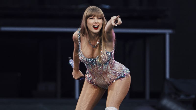 Taylor Swiftová podpořila Harrisovou proti Trumpovi. Je to nadaná vůdkyně, uvedla zpěvačka