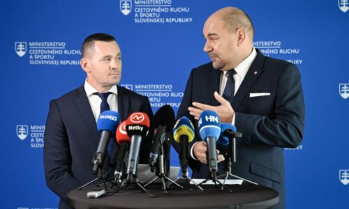 Minister športu chce MS v hokeji na Slovensku. Prehovoril o výstavbe nového štadióna