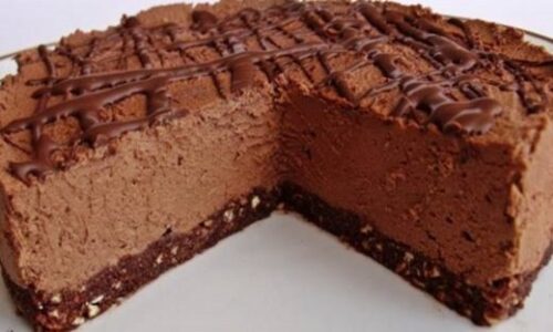 Čokoládová torta s fantastickou, smotanovou náplňou a jemne mletými orechmi: Táto dobrota je vždy prudko-návyková!