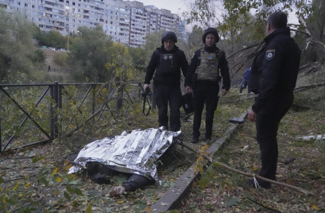 Rusi zaútočili riadenou leteckou bombou na Charkov, o život prišli dvaja civilisti