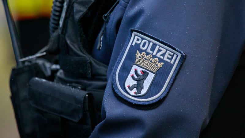 Přísní Němci. Policie zadržela na hranici dva Čechy s noži, porušili tím zákon o zbraních