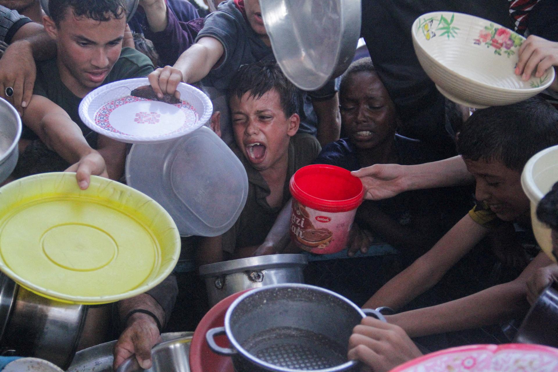 USA sú mimoriadne znepokojené humanitárnou situáciou v Pásme Gazy, pomoci prichádza menej