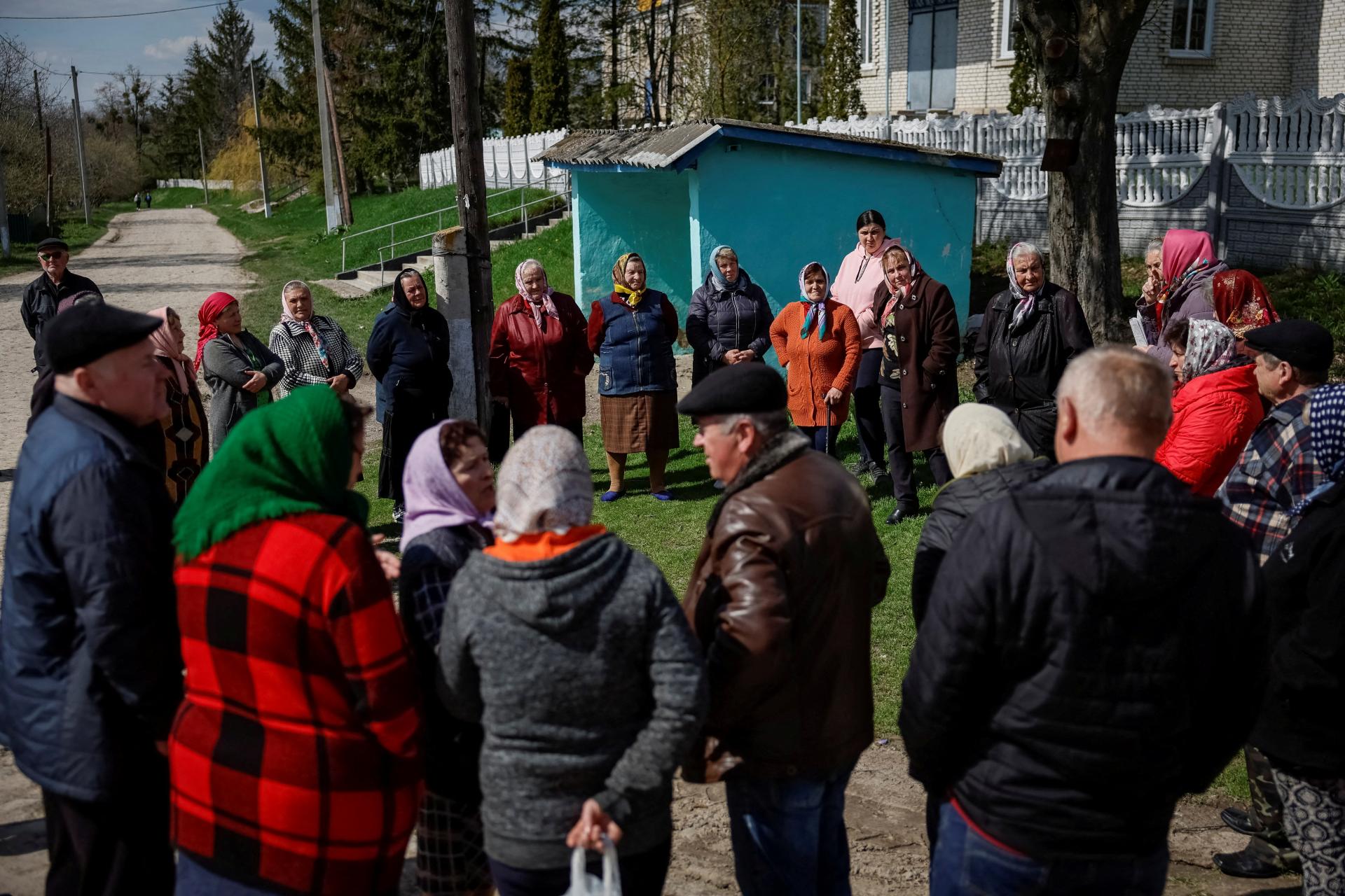 Spor o pravoslávny sobor Čerkasoch vyústil na Ukrajine do bitky medzi veriacimi