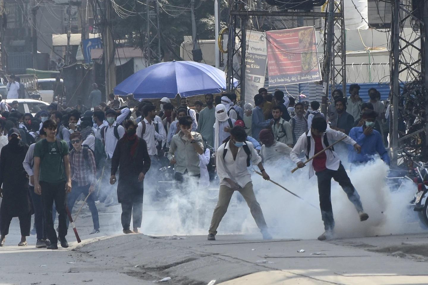 V Pakistanskej provincii zatvorili školy a univerzity pre študentské protesty