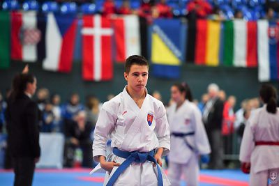 Karate-MSJ: Roman Hrčka sa stal vicemajstrom sveta. Nina Kvasnicová získala bronz