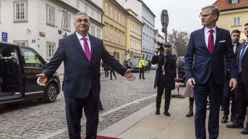 Fiala je jeden z nejlépe placených premiérů v EU. Před ním jsou pouze Orbán a Fico