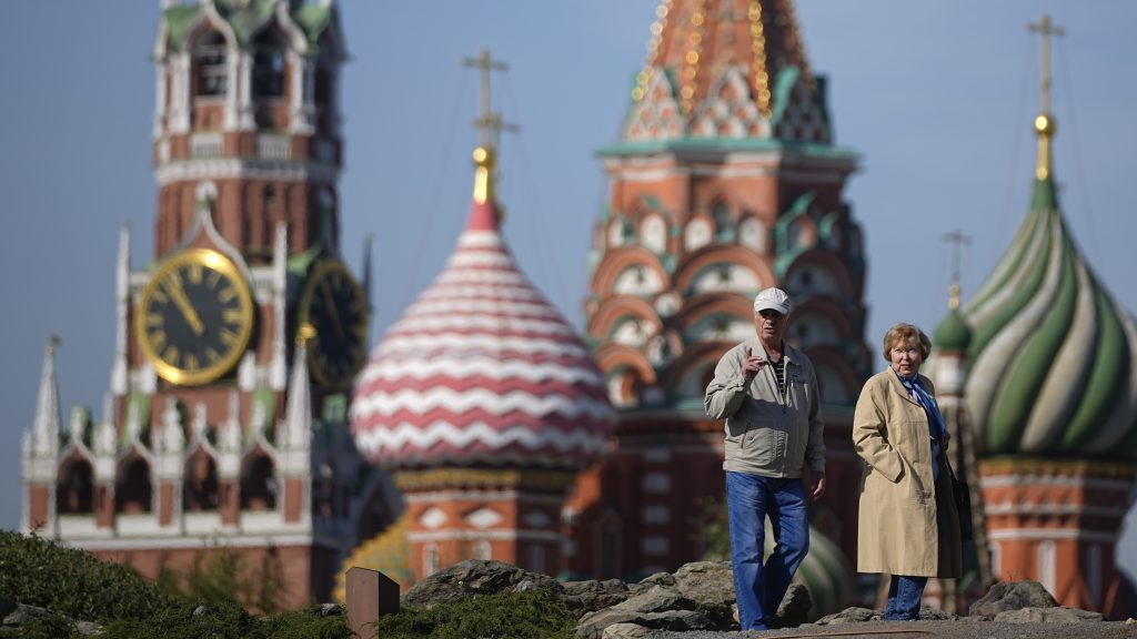 Šéf ruskej opozície v Bruseli: Na Putinove hybridné útoky v EÚ treba reagovať snáď aj sabotážami v Rusku