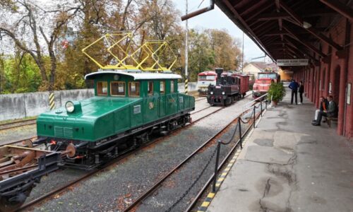 Legendárna Viedenská električka je späť v Bratislave. Oslavuje 110 rokov a pozrieť si ju môžete v Múzeu dopravy