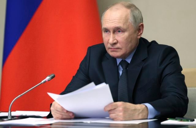 16195 vladimir putin 1 640x420.jpg Putin podpísal dekrét o odvode 150-tisíc brancov na povinnú vojenskú službu