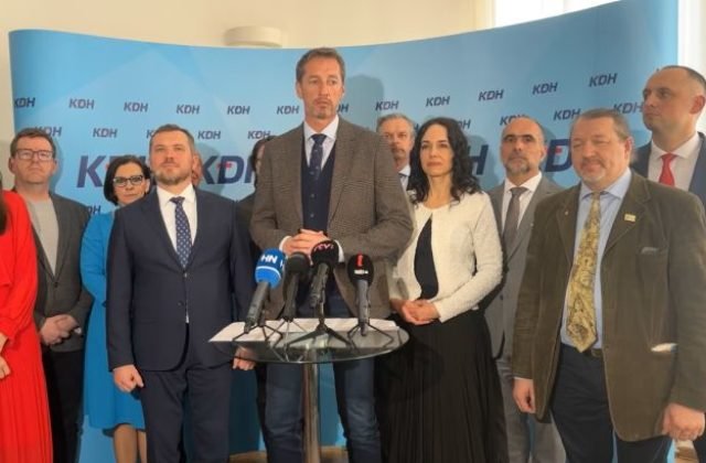 1741 kdh 640x420.jpg KDH vyzvalo ľudí voliť Korčoka. Sľúbil, že v prezidentskom paláci nebude viať dúhová vlajka (video)