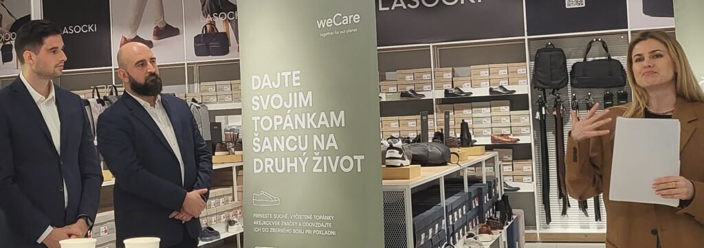 darujte svoje použité topánky v ktorejkoľvek predajni ccc a pomôžete ľuďom, ktorí ich potrebujú Darujte svoje použité topánky v ktorejkoľvek predajni CCC a pomôžete ľuďom, ktorí ich potrebujú
