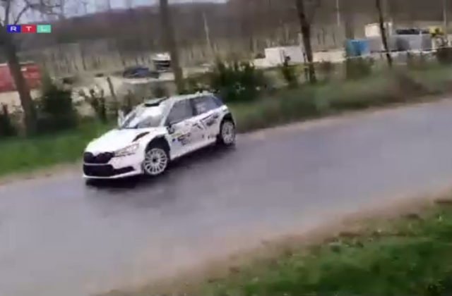 Rally v Maďarsku poznačila veľká tragédia, auto zišlo z trate a narazilo do divákov, zomreli štyria ľudia