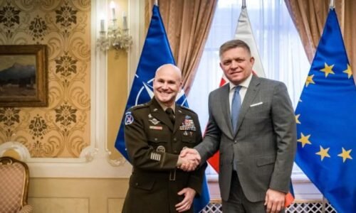 Fico na stretnutí s vrchným veliteľom NATO: Podporíme Ukrajinu, nie však smrtiacimi zbraňami