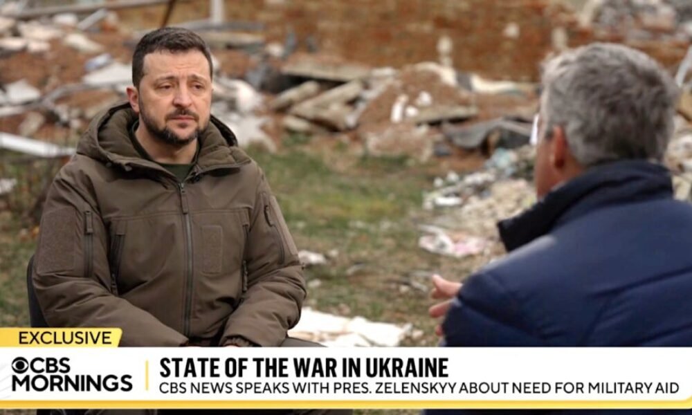 VIDEO: Zelenskyj vůbec poprvé připustil porážku Ukrajiny ve válce. Ukrajinský prezident v rozhovoru pro CBS vedl “divné řeči” o tom, že lidé jsou důležitější než navrácení ztracených území.
