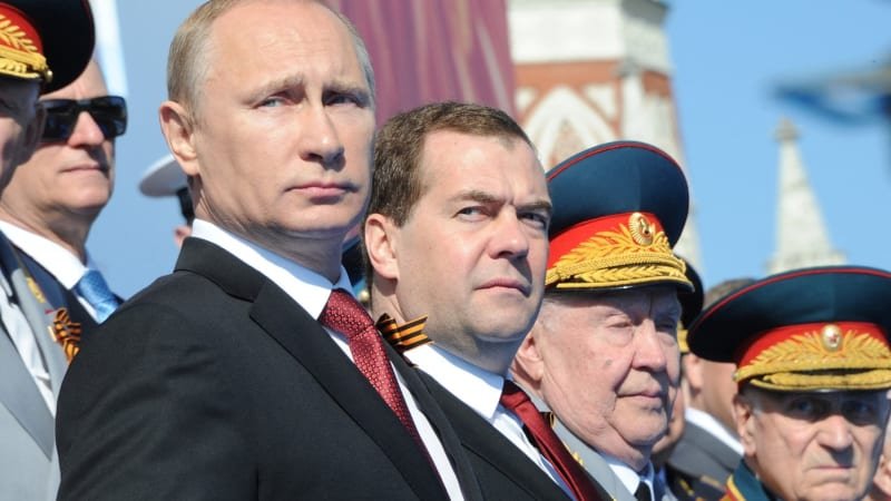 komentÁŘ: nesnesitelná lehkost obvinění. na scénu se vplížila praxe přirovnávání k putinovi KOMENTÁŘ: Nesnesitelná lehkost obvinění. Na scénu se vplížila praxe přirovnávání k Putinovi