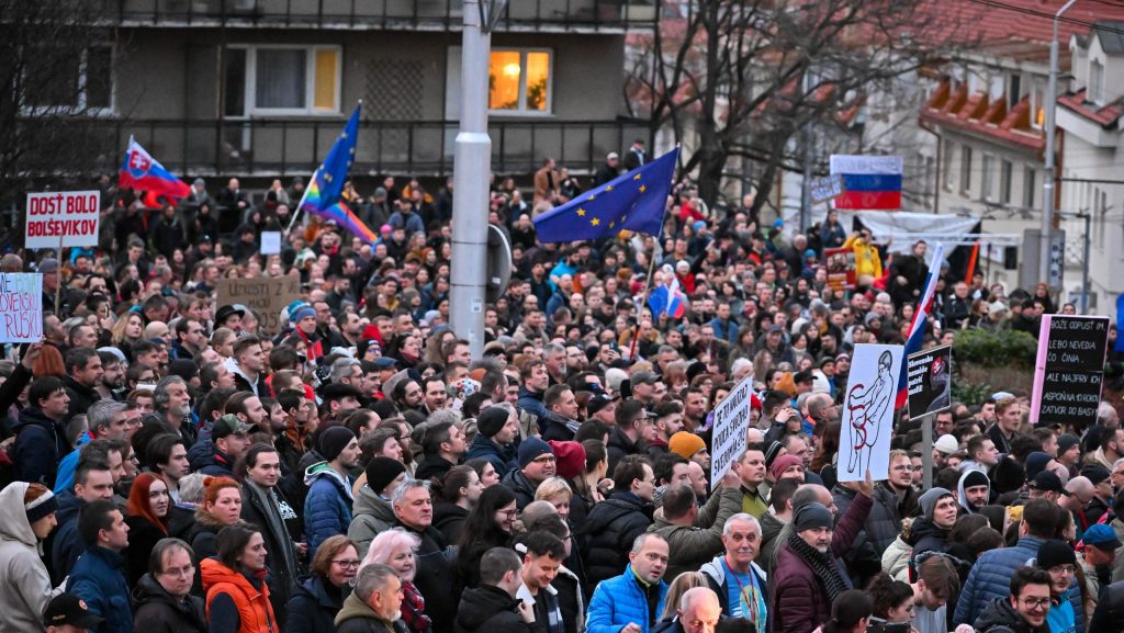 Slováci nad priemerom EÚ: Až 82 percent z nich verí, že členstvo v Únii prináša výhody