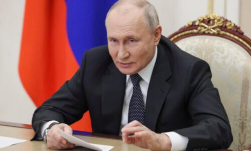 Rusi vymenovali do vyšších vojenských funkcií niekoľko dôstojníkov, Putin sa zaviazal vypátrať strojcov útoku v Moskve