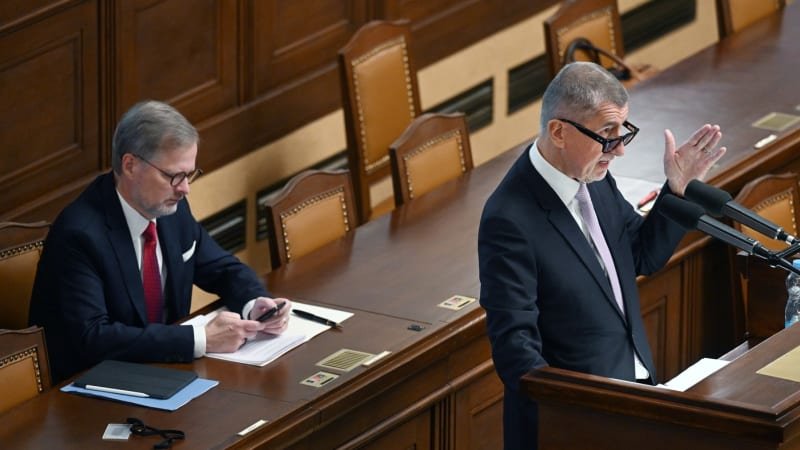 sněmovnu čeká další třaskavé jednání. opozice bude „grilovat“ fialu za nepřiznaný milion Sněmovnu čeká další třaskavé jednání. Opozice bude „grilovat“ Fialu za nepřiznaný milion